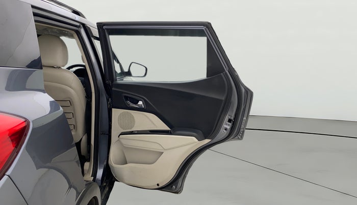 2022 Mahindra XUV300 W8 (O) 1.2 PETROL, Petrol, Manual, 46,114 km, RHS Rear Door