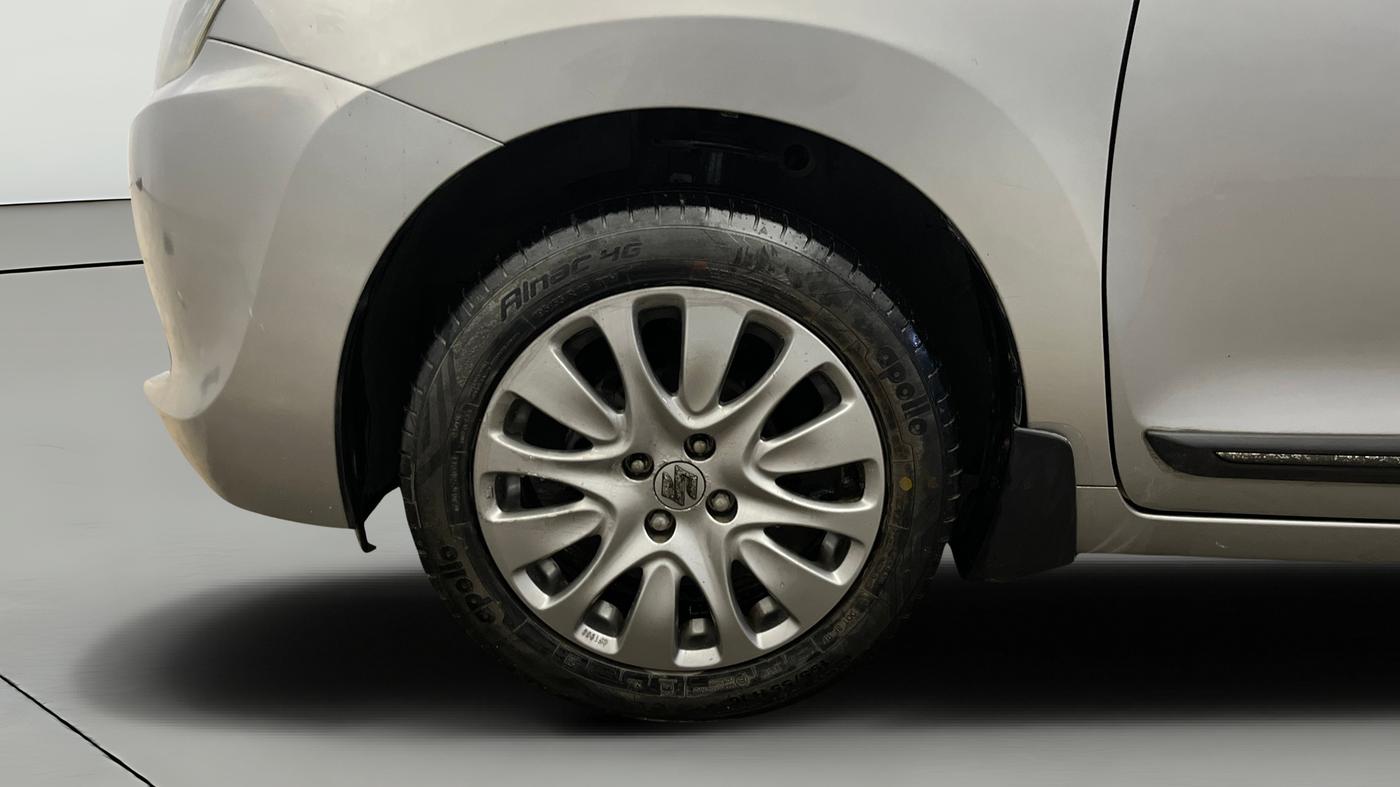 2016 Maruti Baleno ALPHA PETROL 1.2, Petrol, Manual, 27,261 km, Left Front Wheel