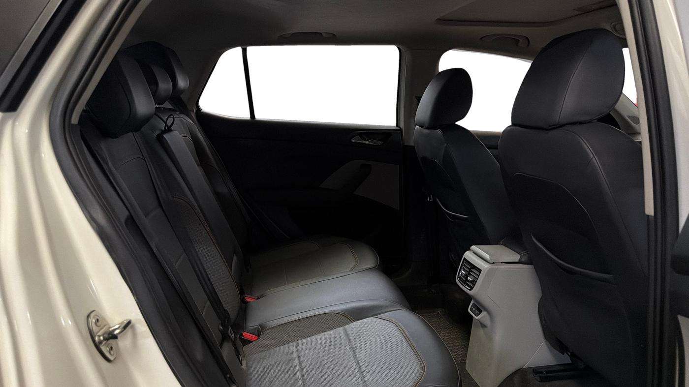 2021 Skoda KUSHAQ STYLE 1.0L TSI AT, Petrol, Automatic, 59,718 km, Right Side Rear Door Cabin