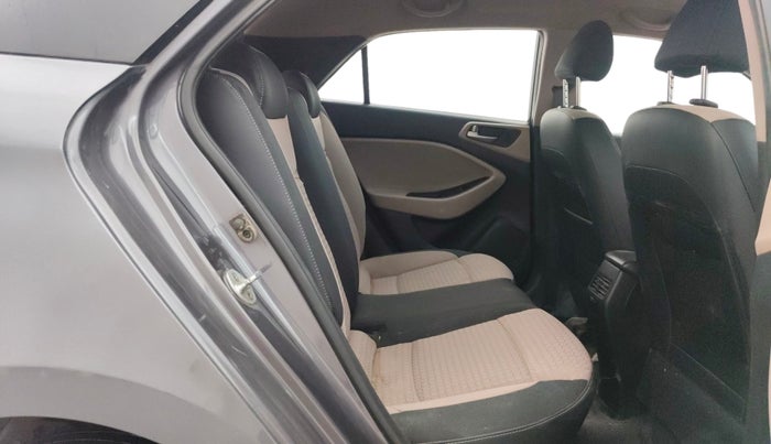 2016 Hyundai Elite i20 MAGNA 1.2, Petrol, Manual, 64,082 km, Right Side Rear Door Cabin