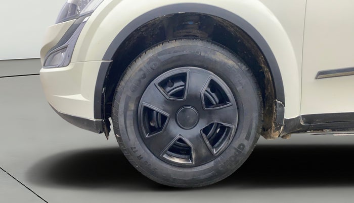 2017 Mahindra XUV500 W6, Diesel, Manual, 99,718 km, Left Front Wheel