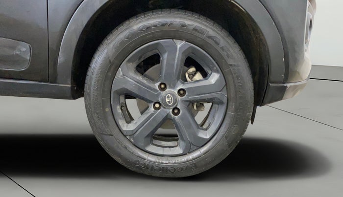 2022 Tata NEXON XZA PLUS PETROL DARK EDITION, CNG, Automatic, 41,875 km, Right Front Wheel