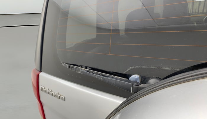 2016 Mahindra TUV300 T8, Diesel, Manual, 1,05,275 km, Rear Wiper