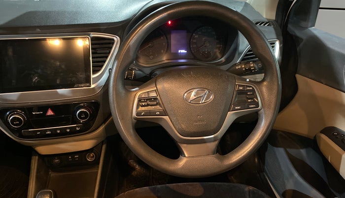 2018 Hyundai Verna 1.6 VTVT SX, Petrol, Manual, 87,828 km, Steering Wheel Close Up