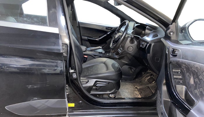 2021 Tata NEXON XZA PLUS (O) PETROL DARK EDITION, Petrol, Automatic, 87,304 km, Right Side Front Door Cabin