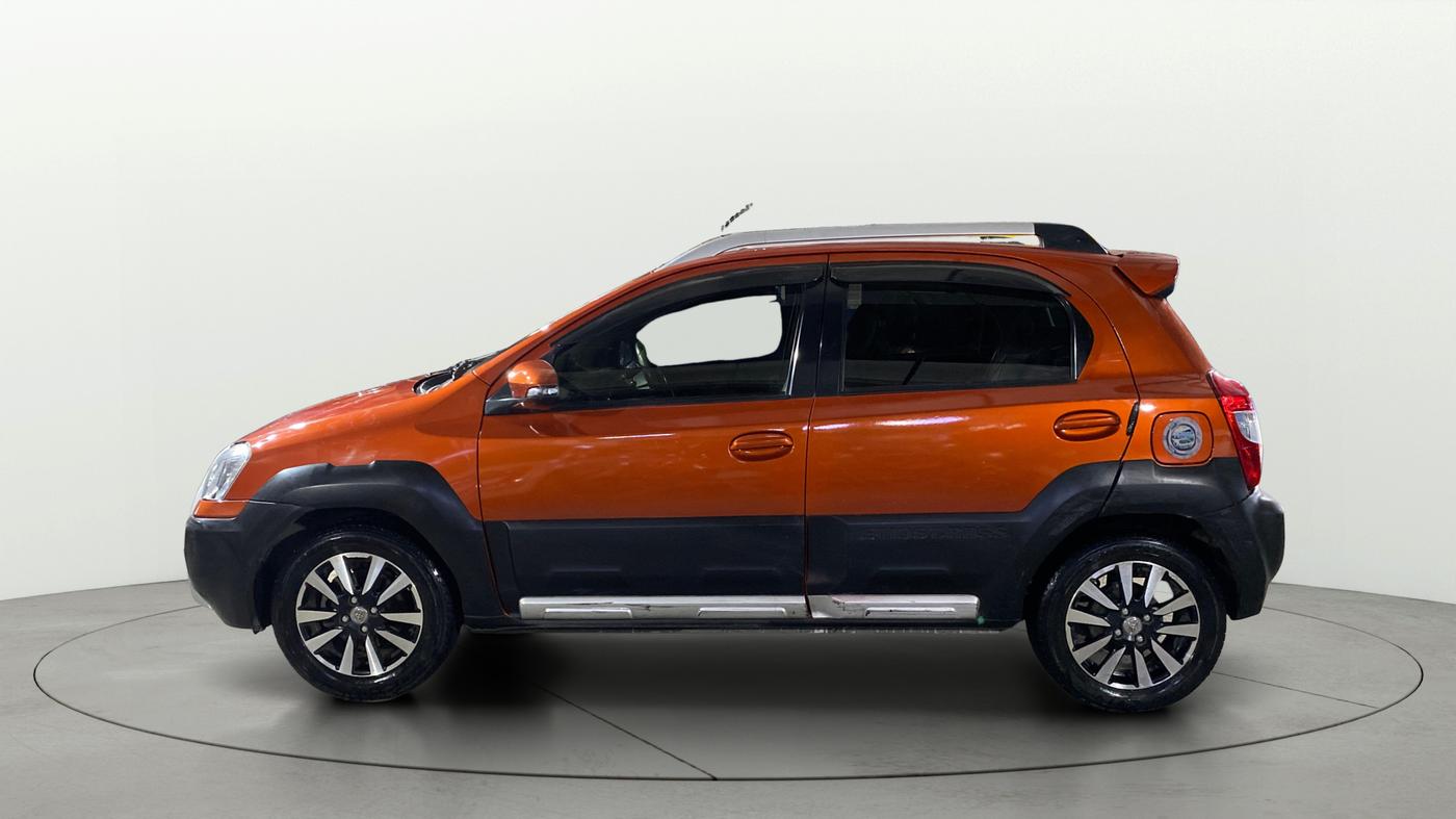 2018 Toyota Etios CROSS 1.2 G, Petrol, Manual, 62,978 km, Left Side