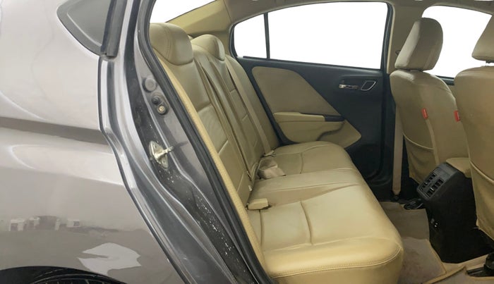 2017 Honda City 1.5L I-VTE V CVT, Petrol, Automatic, 1,14,533 km, Right Side Rear Door Cabin