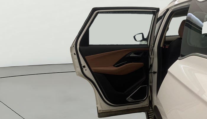 2024 MG HECTOR PLUS SHARP PRO 2.0 TURBO DIESEL 7 STR, Diesel, Manual, 25,742 km, LHS Rear Door