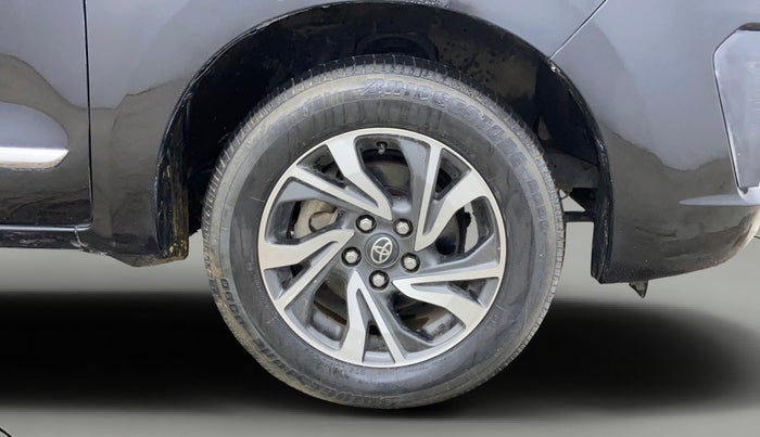 2022 Toyota Innova Crysta 2.7 VX 7 STR, Petrol, Manual, 36,534 km, Right Front Wheel