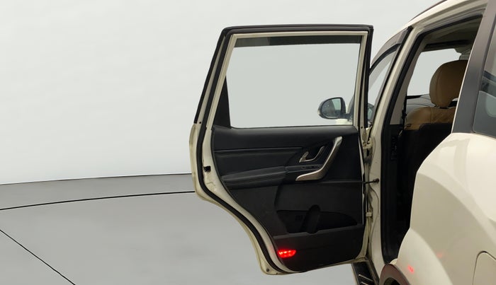 2019 Mahindra XUV500 W11 AT, Diesel, Automatic, 93,553 km, LHS Rear Door