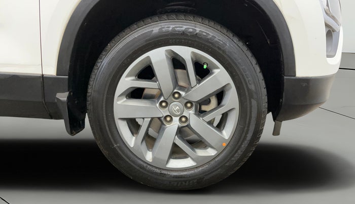 2022 Tata Safari XT PLUS, Diesel, Manual, 69,692 km, Right Front Wheel