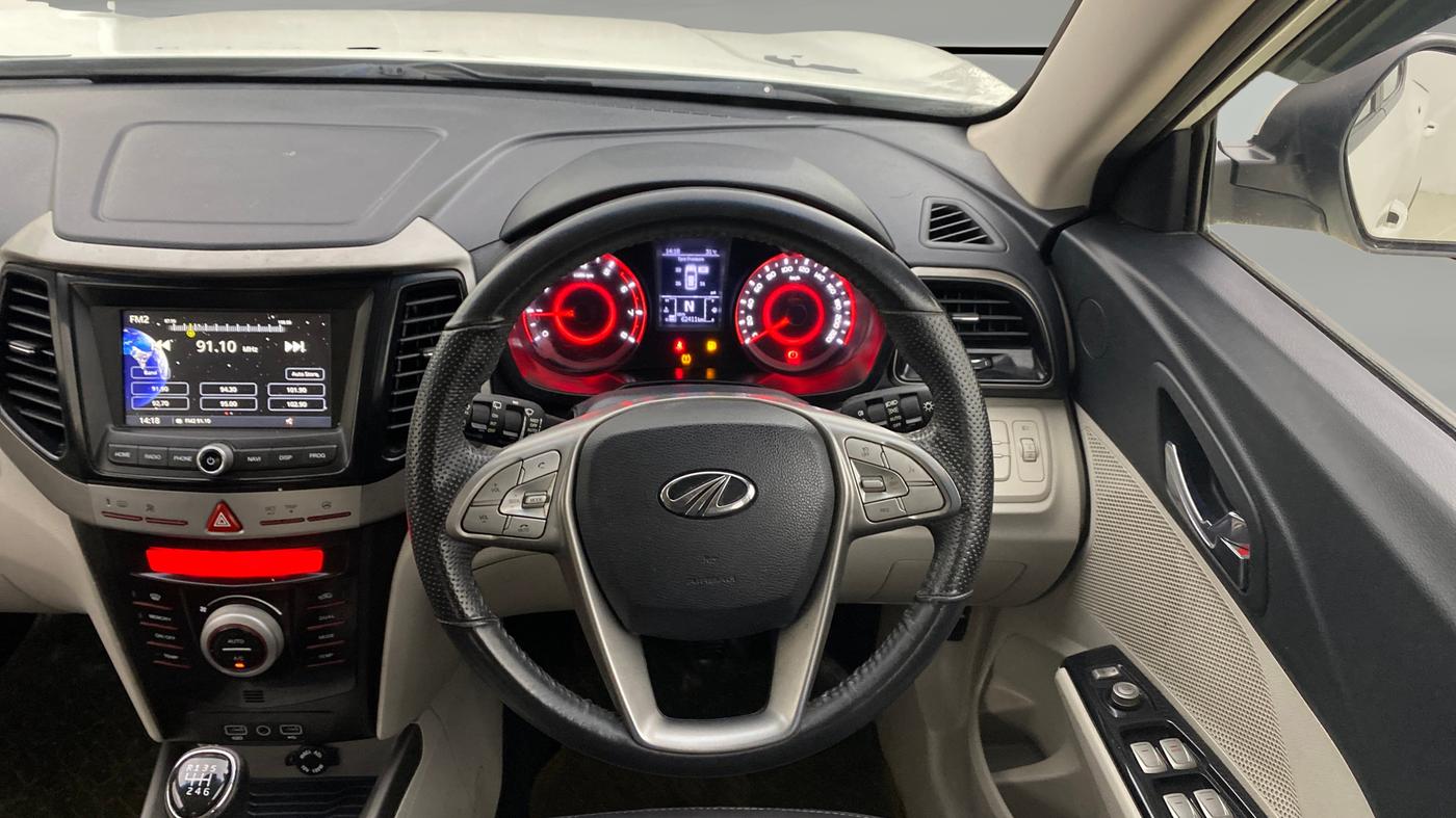 2022 Mahindra XUV300 W8 1.2 PETROL, Petrol, Manual, 62,411 km, Steering Wheel Close Up