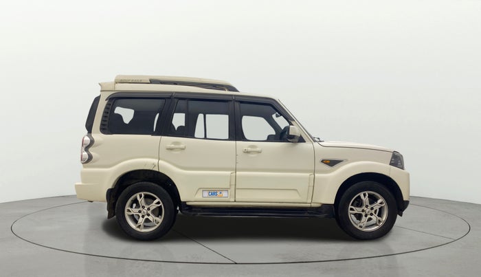 2016 Mahindra Scorpio S10 AT, Diesel, Automatic, 1,41,218 km, Right Side View