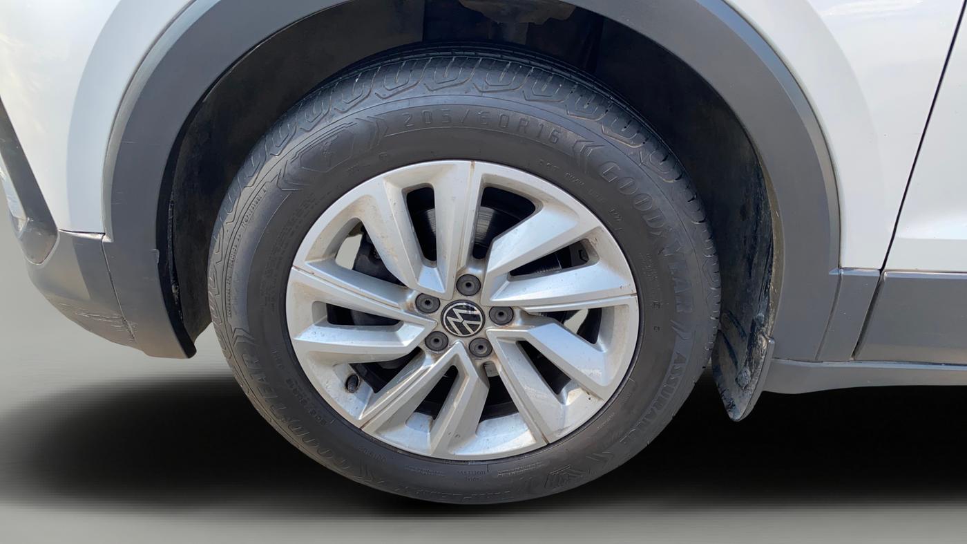 2022 Volkswagen TAIGUN HIGHLINE 1.0 TSI MT, Petrol, Manual, 28,538 km, Left Front Wheel