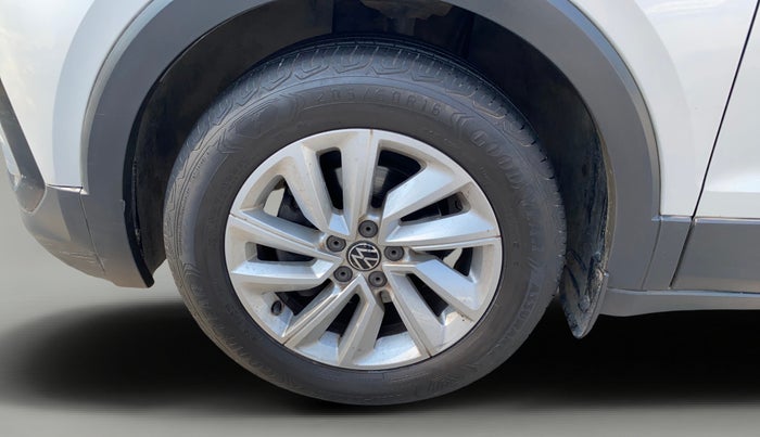 2022 Volkswagen TAIGUN HIGHLINE 1.0 TSI MT, Petrol, Manual, 28,538 km, Left Front Wheel