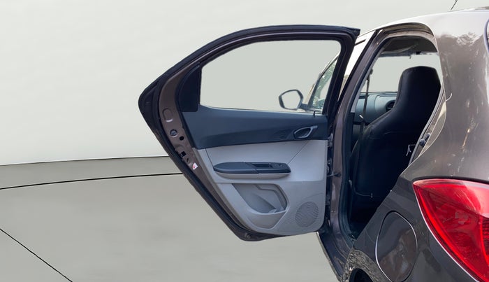 2017 Tata Tiago XT PETROL, Petrol, Manual, 1,36,388 km, LHS Rear Door