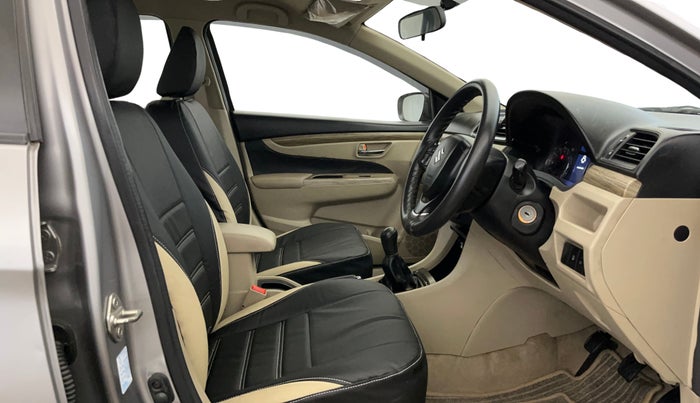 2019 Maruti Ciaz SIGMA 1.5 SHVS MT  PETROL, Petrol, Manual, 33,165 km, Right Side Front Door Cabin
