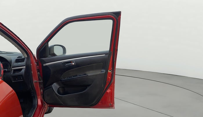 2014 Maruti Swift VXI, Petrol, Manual, 1,44,858 km, RHS Front Door