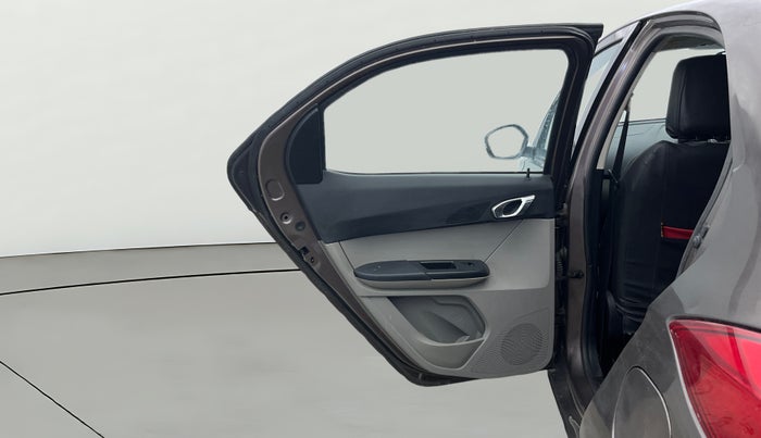 2019 Tata Tiago XZ PETROL, CNG, Manual, 1,13,145 km, LHS Rear Door