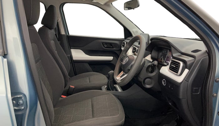 2021 Tata PUNCH ACCOMPLISHED MT, Petrol, Manual, 26,747 km, Right Side Front Door Cabin