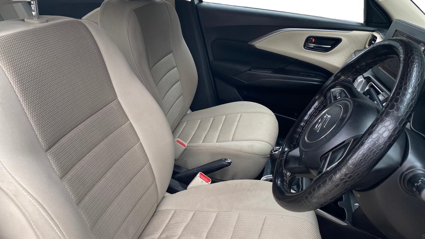 2025 Maruti Dzire ZXi CNG, CNG, Manual, 37,146 km, Right Side Front Door Cabin