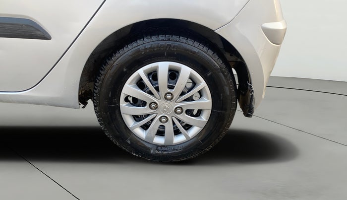 2014 Hyundai i10 SPORTZ 1.1, CNG, Manual, 87,563 km, Left Rear Wheel