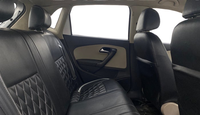 2014 Volkswagen Polo COMFORTLINE 1.5L, Diesel, Manual, 1,13,971 km, Right Side Rear Door Cabin