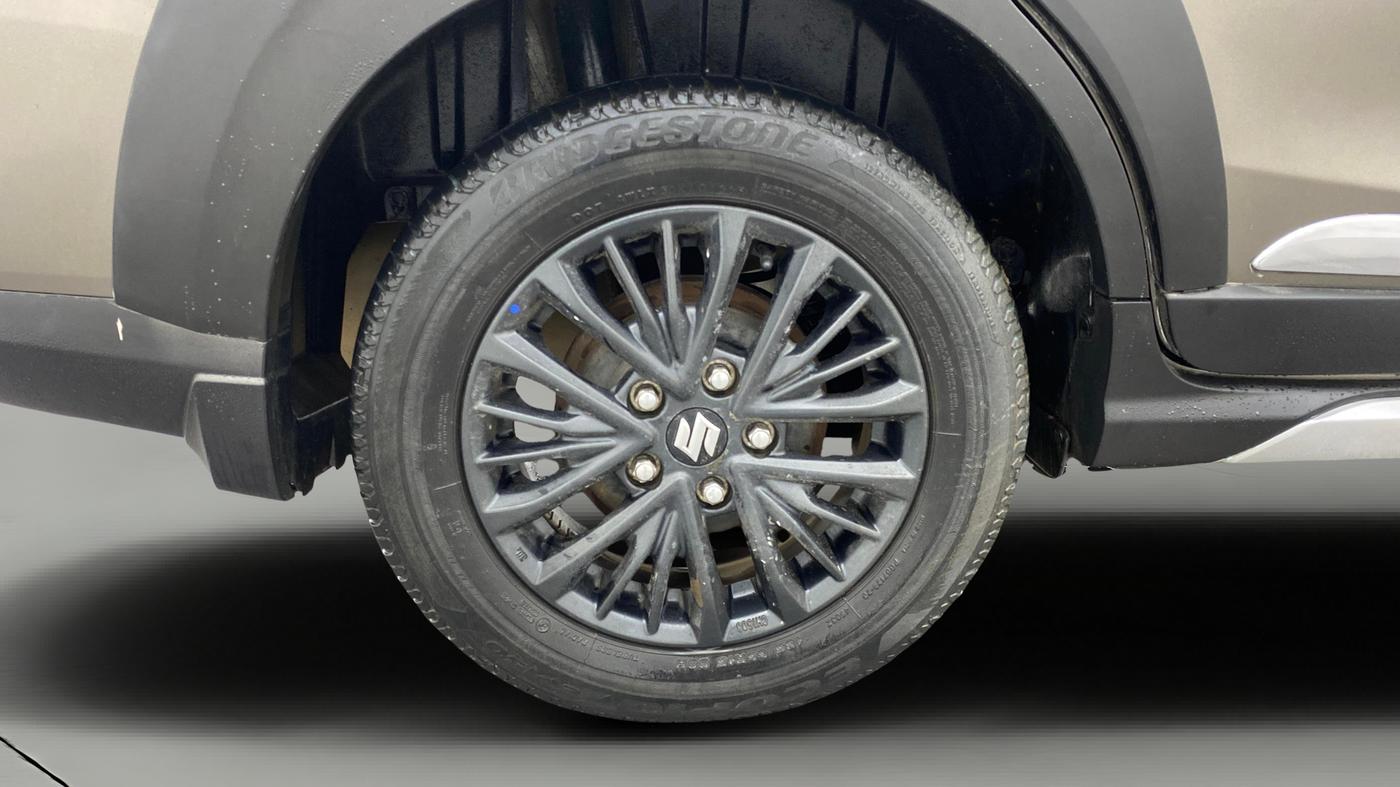 2022 Maruti XL6 ALPHA MT, Petrol, Manual, 58,554 km, Right Rear Wheel