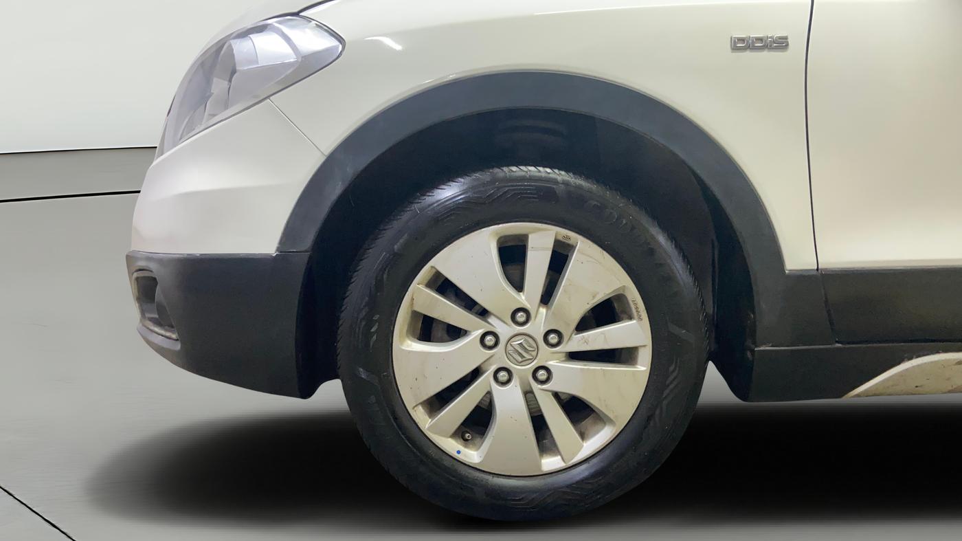 2015 Maruti S Cross ZETA 1.6, Diesel, Manual, 1,23,328 km, Left Front Wheel