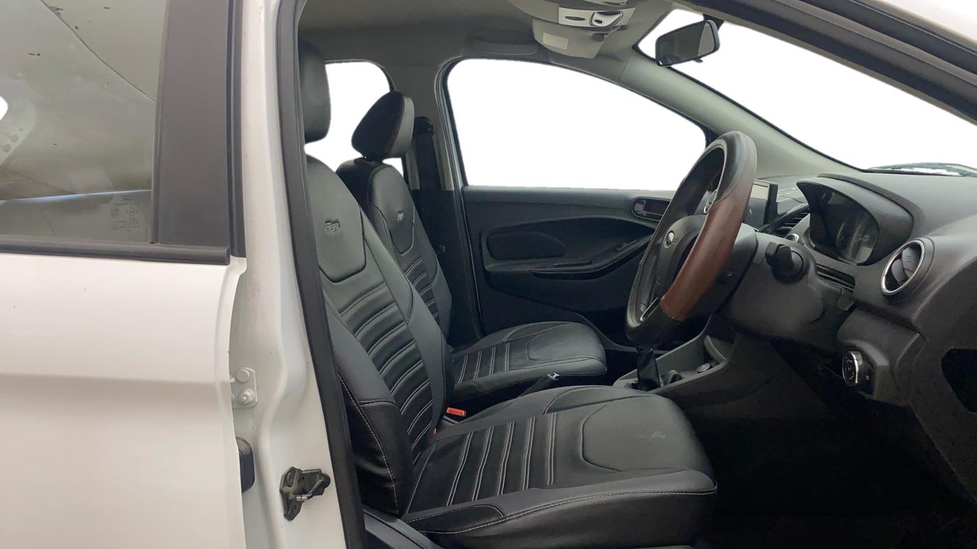 2019 Ford New Figo TITANIUM 1.2 PETROL MT, Petrol, Manual, 43,692 km, Right Side Front Door Cabin