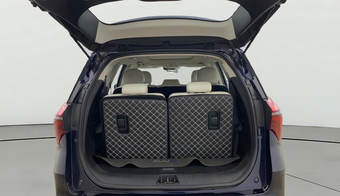 2023 Mahindra XUV700 AX 7 LUXURY P AT 7 STR, Petrol, Automatic, 60,165 km, Boot Open Zoomed View