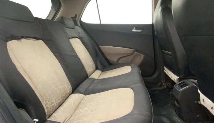 2017 Hyundai Grand i10 SPORTZ (O) 1.2 U2 CRDI, Diesel, Manual, 94,123 km, Right Side Rear Door Cabin
