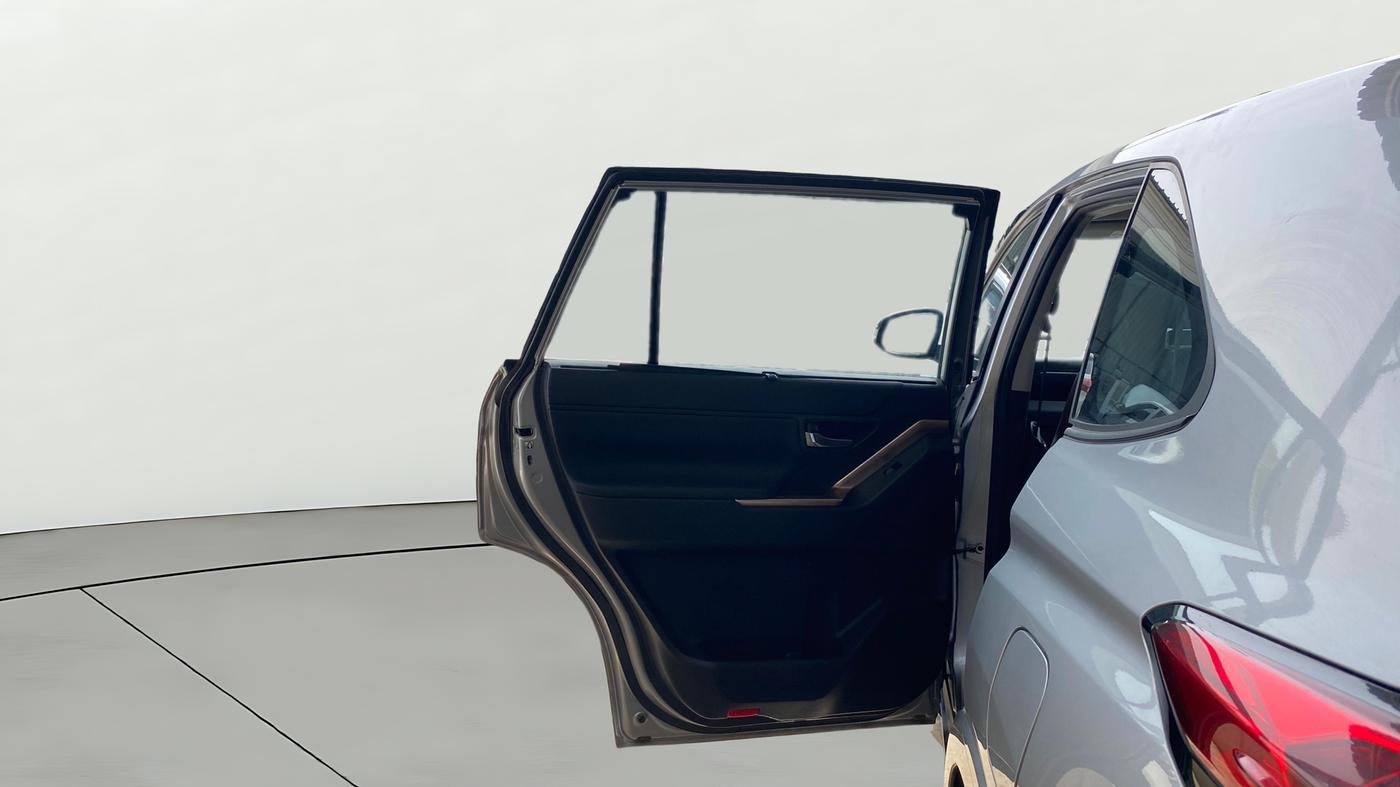 2023 Maruti Invicto ZETA PLUS 8 STR STRONG HYBRID, Hybrid, Automatic, 17,305 km, LHS Rear Door