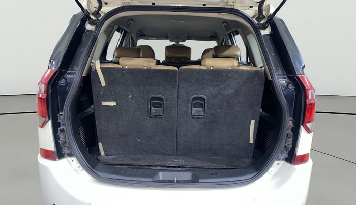 2021 Mahindra XUV500 W5, Diesel, Manual, 98,119 km, Boot Open Zoomed View