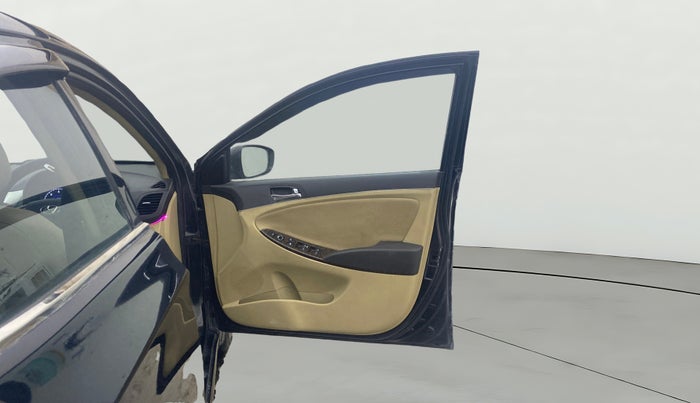 2014 Hyundai Verna FLUIDIC 1.6 CRDI SX OPT, Diesel, Manual, 51,472 km, RHS Front Door