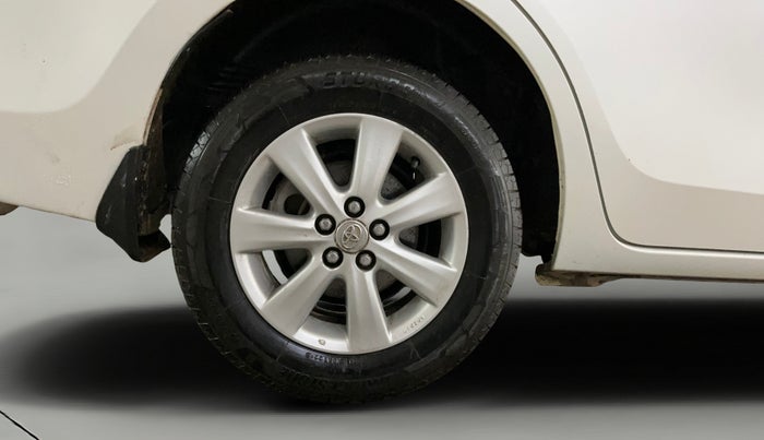 2015 Toyota Corolla Altis G PETROL, Petrol, Manual, 97,407 km, Right Rear Wheel