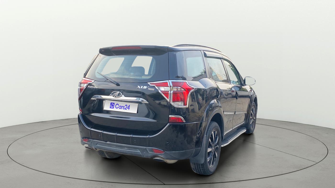 2018 Mahindra XUV500 W11 AT, Diesel, Automatic, 1,07,471 km, Right Back Diagonal