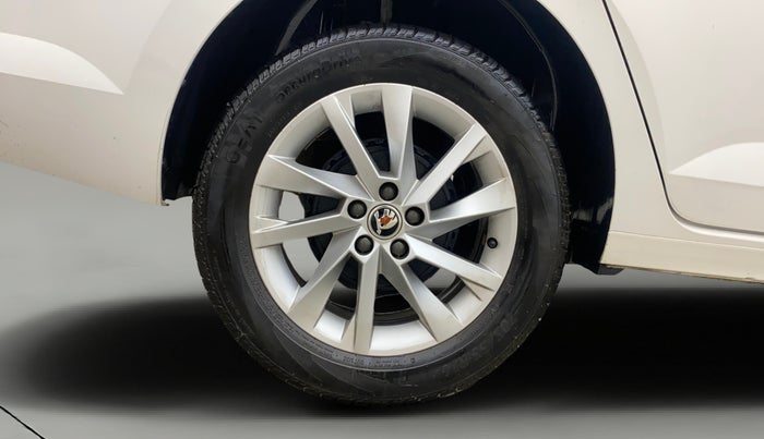 2023 Skoda SLAVIA AMBITION 1.0L TSI AT, Petrol, Automatic, 11,376 km, Right Rear Wheel