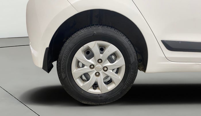 2016 Hyundai Elite i20 SPORTZ 1.2, Petrol, Manual, 1,10,423 km, Right Rear Wheel