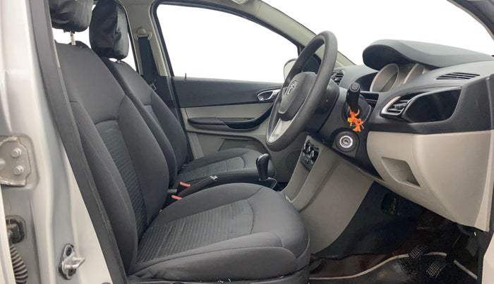 2017 Tata Tiago XZ PETROL, Petrol, Manual, 25,967 km, Right Side Front Door Cabin