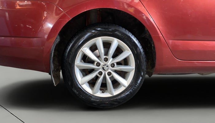 2016 Skoda Octavia STYLE PLUS AT 1.8 TSI, Petrol, Automatic, 53,253 km, Right Rear Wheel