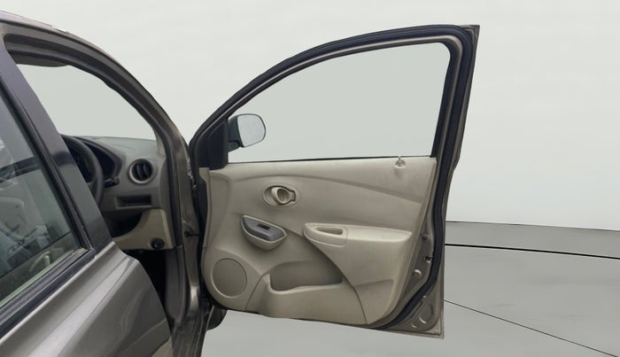 2015 Datsun Go Plus T, Petrol, Manual, 51,314 km, RHS Front Door