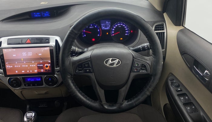 2014 Hyundai i20 ASTA 1.4 CRDI, Diesel, Manual, 1,28,408 km, Steering Wheel Close Up