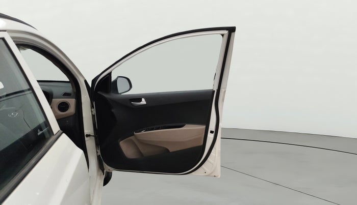 2016 Hyundai Grand i10 SPORTZ 1.2 KAPPA VTVT, Petrol, Manual, 1,06,696 km, RHS Front Door