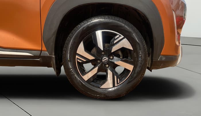 2024 Nissan MAGNITE Tekna B4D 1.0 Petrol AMT Dual Tone, Petrol, Automatic, 5,386 km, Right Front Wheel