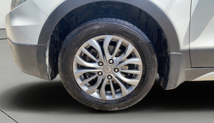 2017 Maruti S Cross ZETA 1.3, Diesel, Manual, 1,04,178 km, Left Front Wheel