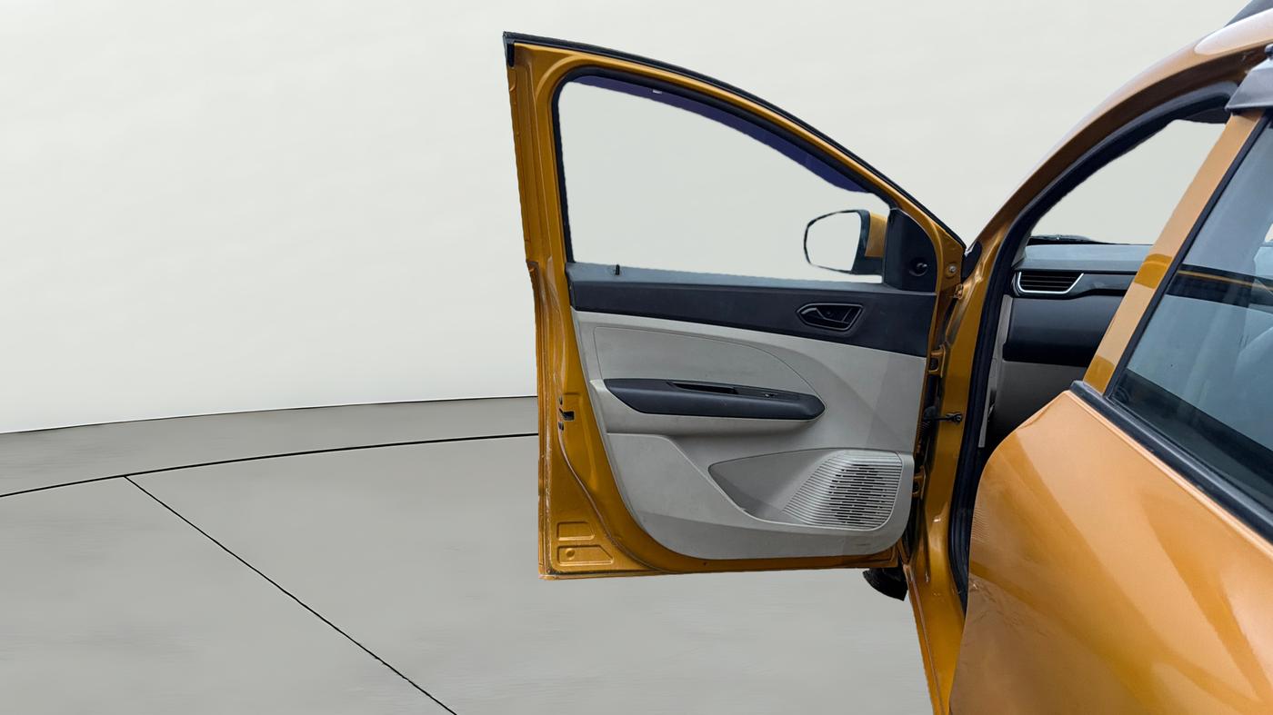 2020 Renault TRIBER RXL MT, Petrol, Manual, 68,082 km, LHS Front Door