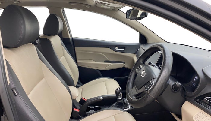 2022 Hyundai Verna SX (O)1.5 VTVT, Petrol, Manual, 36,787 km, Right Side Front Door Cabin