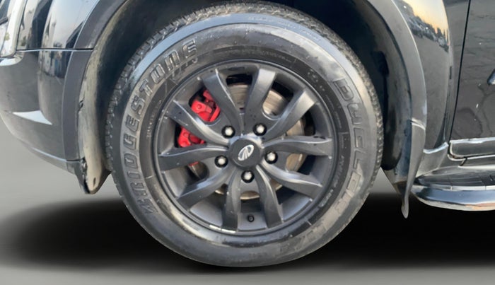 2019 Mahindra XUV500 W9, Diesel, Manual, 56,437 km, Left Front Wheel