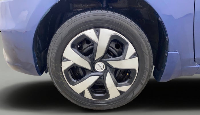 2017 Maruti Ciaz SIGMA 1.4 MT PETROL, Petrol, Manual, 1,01,141 km, Left Front Wheel